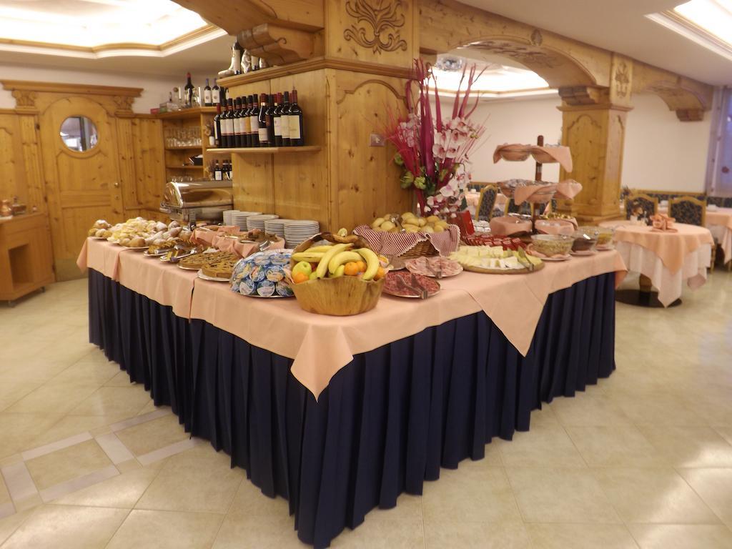 Hotel St. Raphael Madonna di Campiglio Exterior photo
