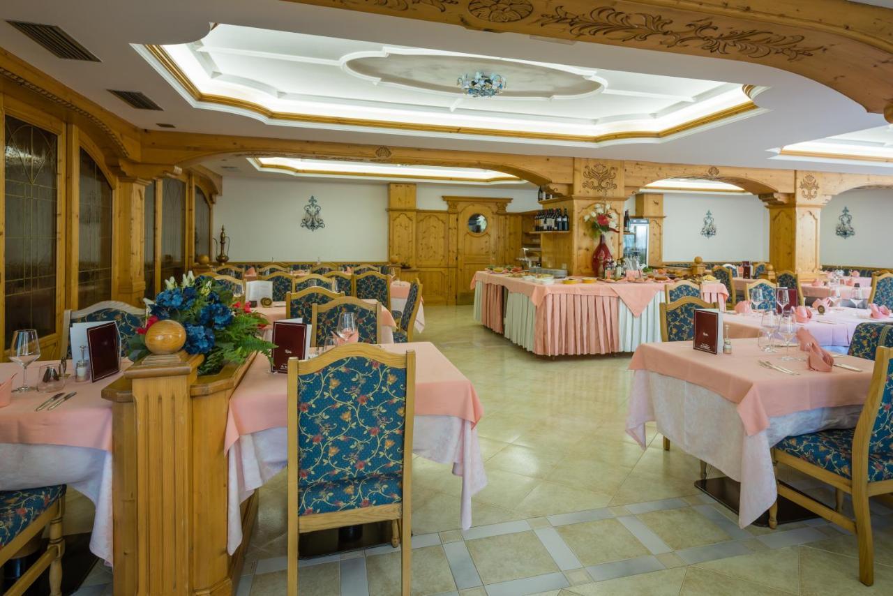 Hotel St. Raphael Madonna di Campiglio Exterior photo
