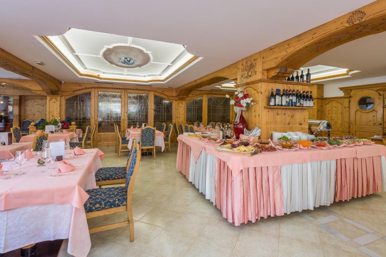 Hotel St. Raphael Madonna di Campiglio Exterior photo