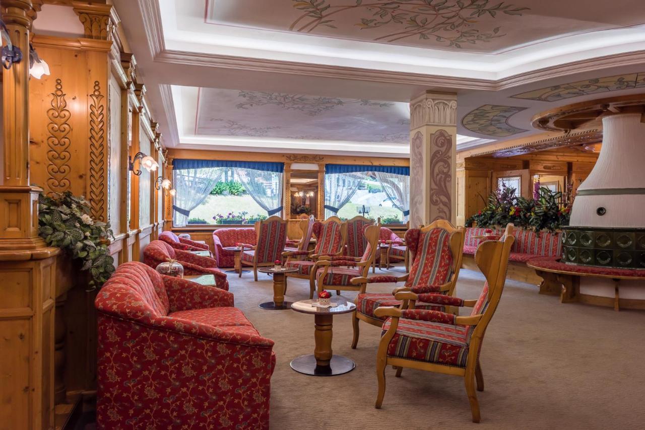 Hotel St. Raphael Madonna di Campiglio Exterior photo