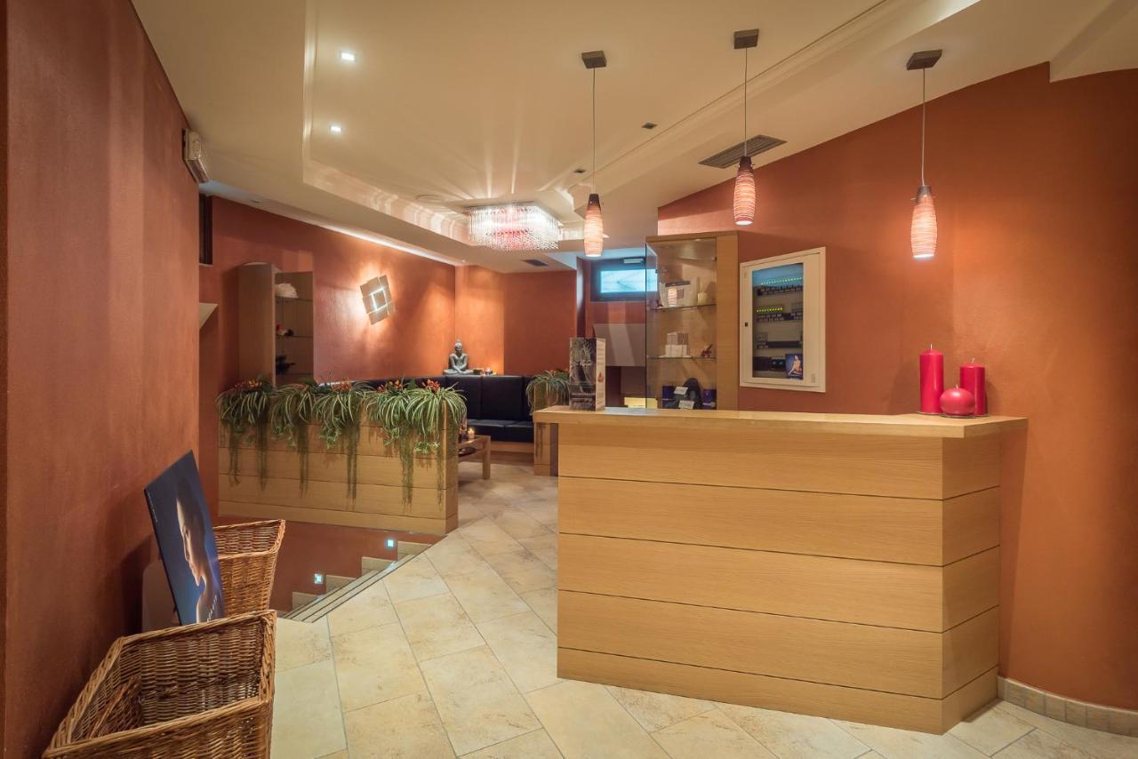 Hotel St. Raphael Madonna di Campiglio Exterior photo