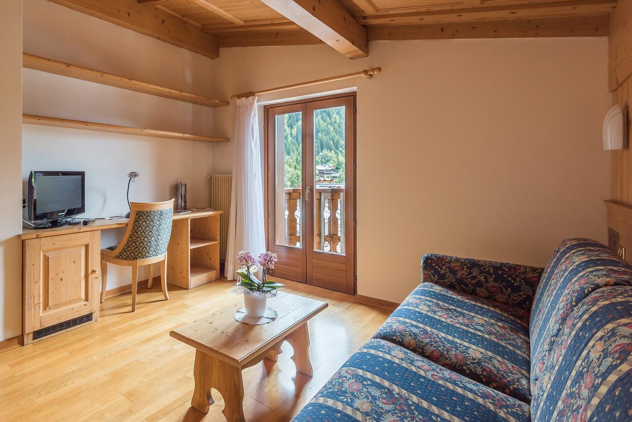 Hotel St. Raphael Madonna di Campiglio Exterior photo