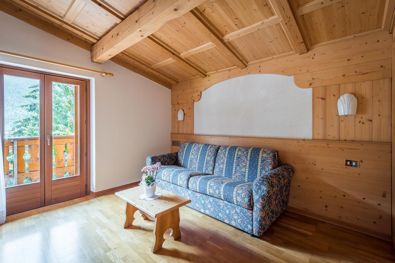 Hotel St. Raphael Madonna di Campiglio Exterior photo